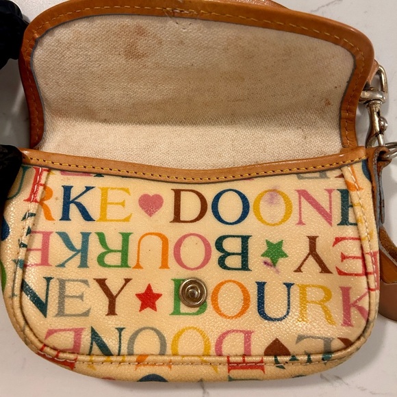 Dooney & Bourke Vintage Wristlet- EUC - Picture 10 of 15